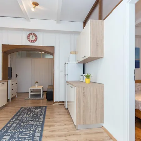 Apartments Pavic Malinska Exterior photo