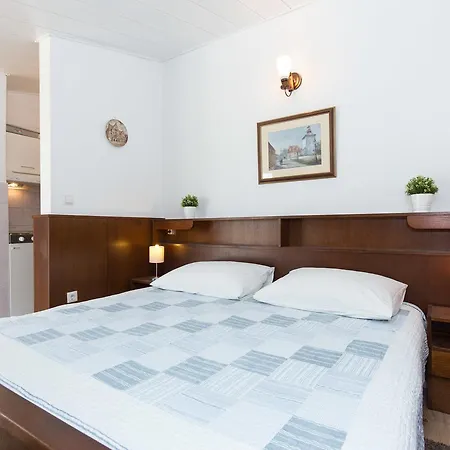 Apartments Pavic Malinska Exterior photo